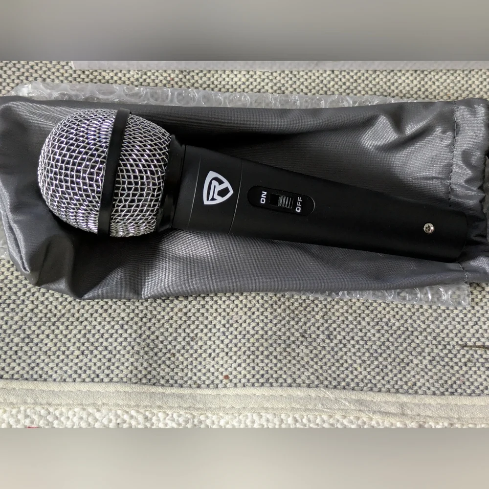 RockvilleProfessional Black Microphone with Cable New In Box